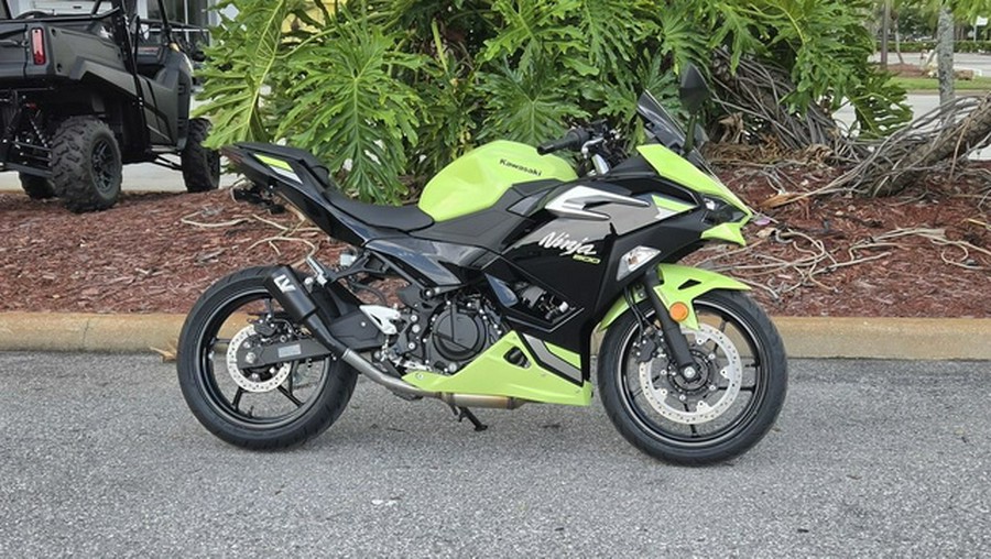 2026 Kawasaki Ninja 500 ABS Metallic Yellowish GreenEbony