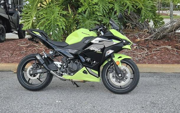 2026 Kawasaki Ninja 500 ABS Metallic Yellowish GreenEbony