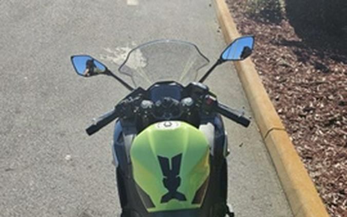 2026 Kawasaki Ninja 500 ABS Metallic Yellowish GreenEbony