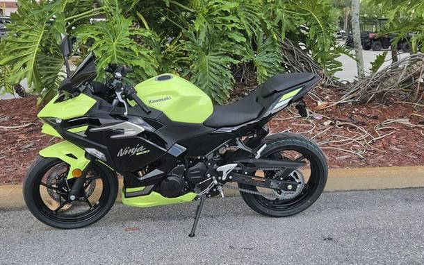 2026 Kawasaki Ninja 500 ABS Metallic Yellowish GreenEbony