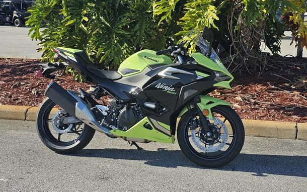 2026 Kawasaki Ninja 500 ABS Metallic Yellowish GreenEbony