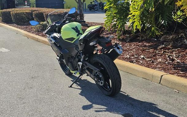 2026 Kawasaki Ninja 500 ABS Metallic Yellowish GreenEbony