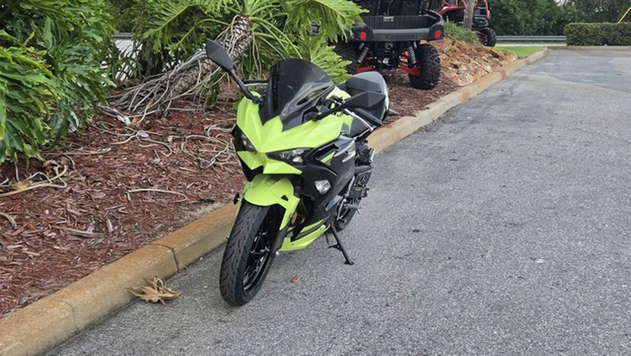 2026 Kawasaki Ninja 500 ABS Metallic Yellowish GreenEbony