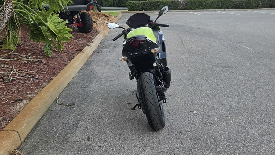 2026 Kawasaki Ninja 500 ABS Metallic Yellowish GreenEbony