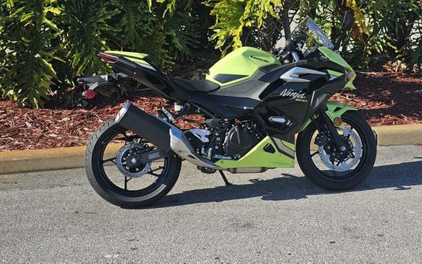2026 Kawasaki Ninja 500 ABS Metallic Yellowish GreenEbony