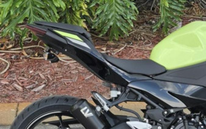 2026 Kawasaki Ninja 500 ABS Metallic Yellowish GreenEbony