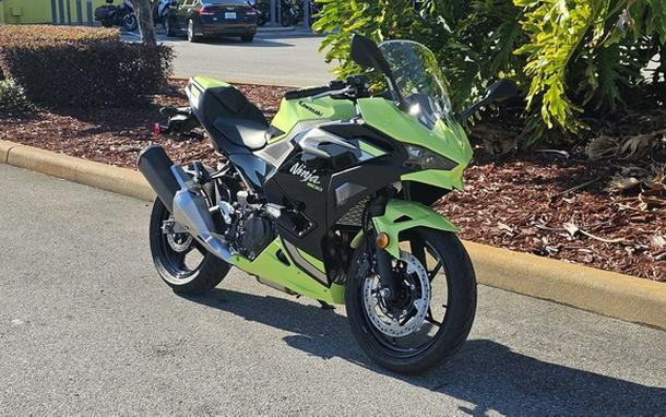 2026 Kawasaki Ninja 500 ABS Metallic Yellowish GreenEbony