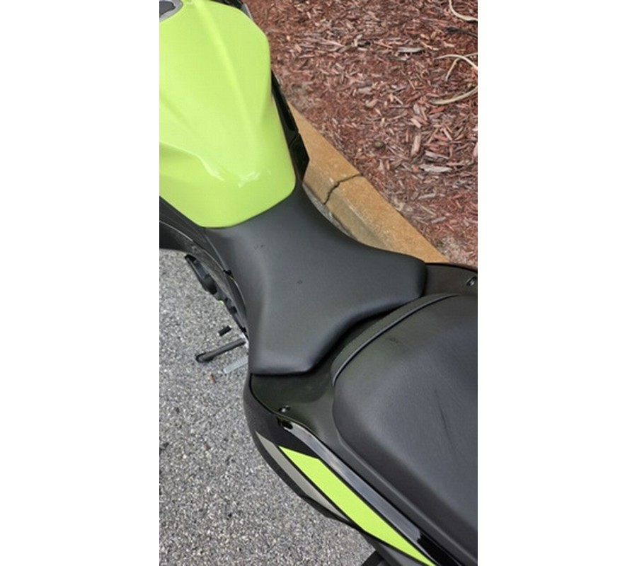 2026 Kawasaki Ninja 500 ABS Metallic Yellowish GreenEbony