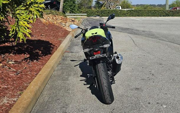 2026 Kawasaki Ninja 500 ABS Metallic Yellowish GreenEbony