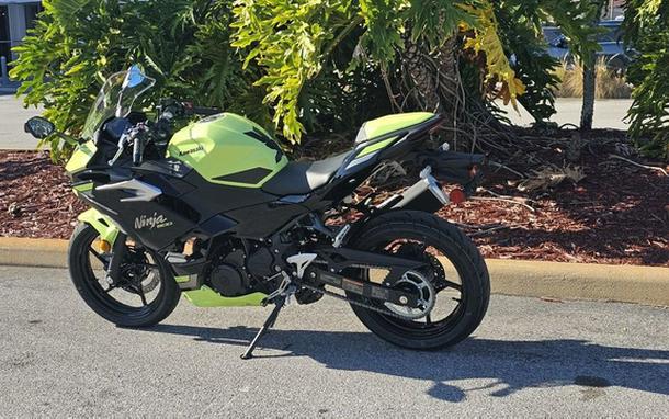 2026 Kawasaki Ninja 500 ABS Metallic Yellowish GreenEbony