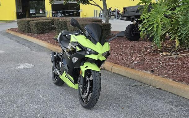 2026 Kawasaki Ninja 500 ABS Metallic Yellowish GreenEbony