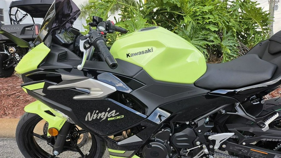 2026 Kawasaki Ninja 500 ABS Metallic Yellowish GreenEbony
