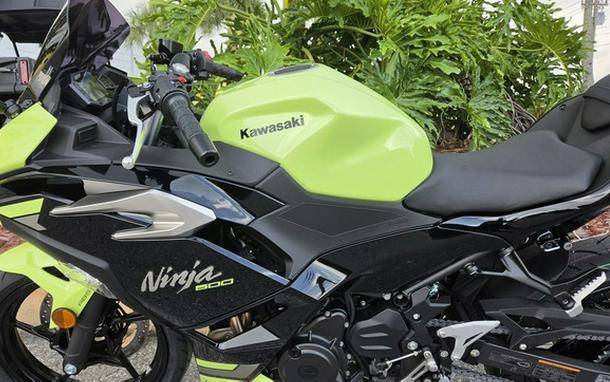 2026 Kawasaki Ninja 500 ABS Metallic Yellowish GreenEbony