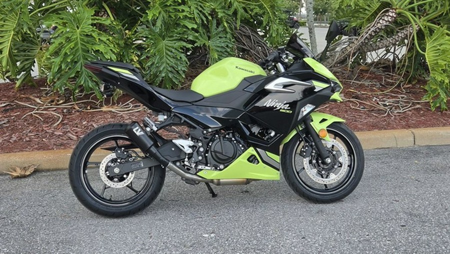 2026 Kawasaki Ninja 500 ABS Metallic Yellowish GreenEbony