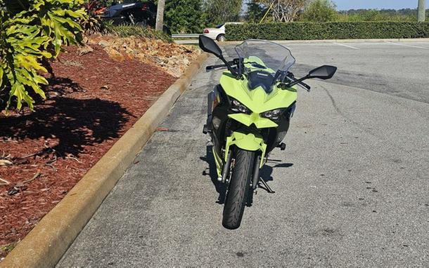 2026 Kawasaki Ninja 500 ABS Metallic Yellowish GreenEbony