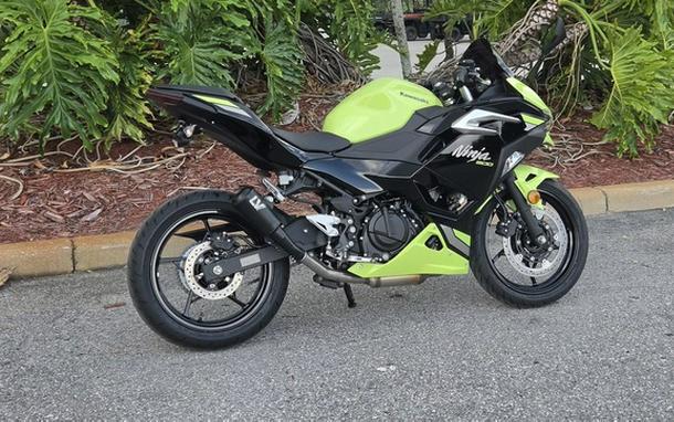 2026 Kawasaki Ninja 500 ABS Metallic Yellowish GreenEbony