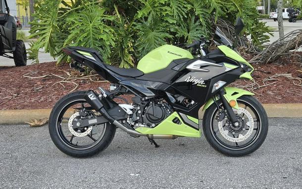 2026 Kawasaki Ninja 500 ABS Metallic Yellowish GreenEbony
