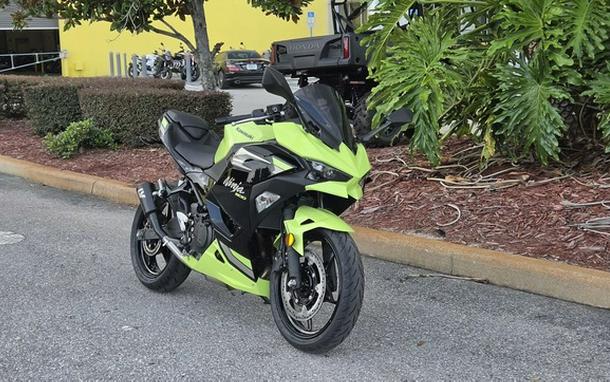 2026 Kawasaki Ninja 500 ABS Metallic Yellowish GreenEbony