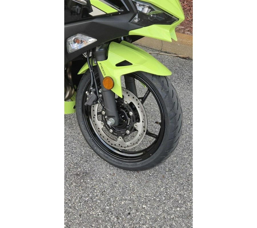 2026 Kawasaki Ninja 500 ABS Metallic Yellowish GreenEbony