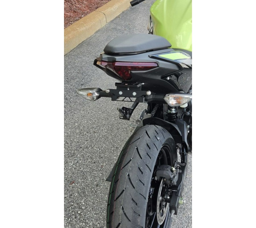 2026 Kawasaki Ninja 500 ABS Metallic Yellowish GreenEbony