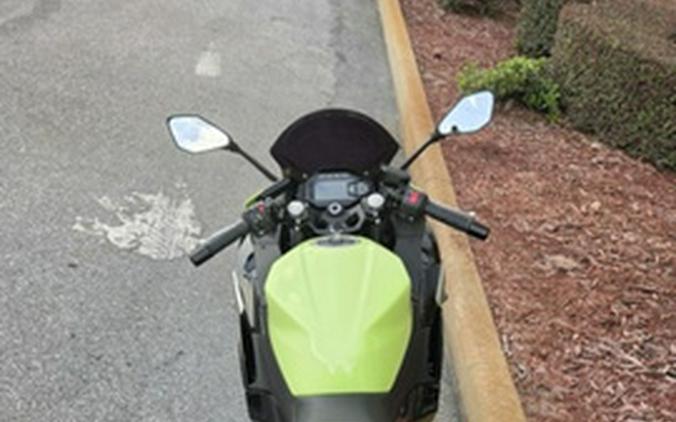 2026 Kawasaki Ninja 500 ABS Metallic Yellowish GreenEbony