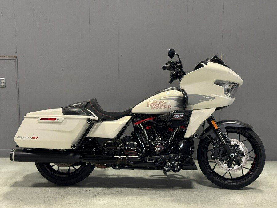 FLTRXSTSE 2024 CVO™ Road Glide® ST