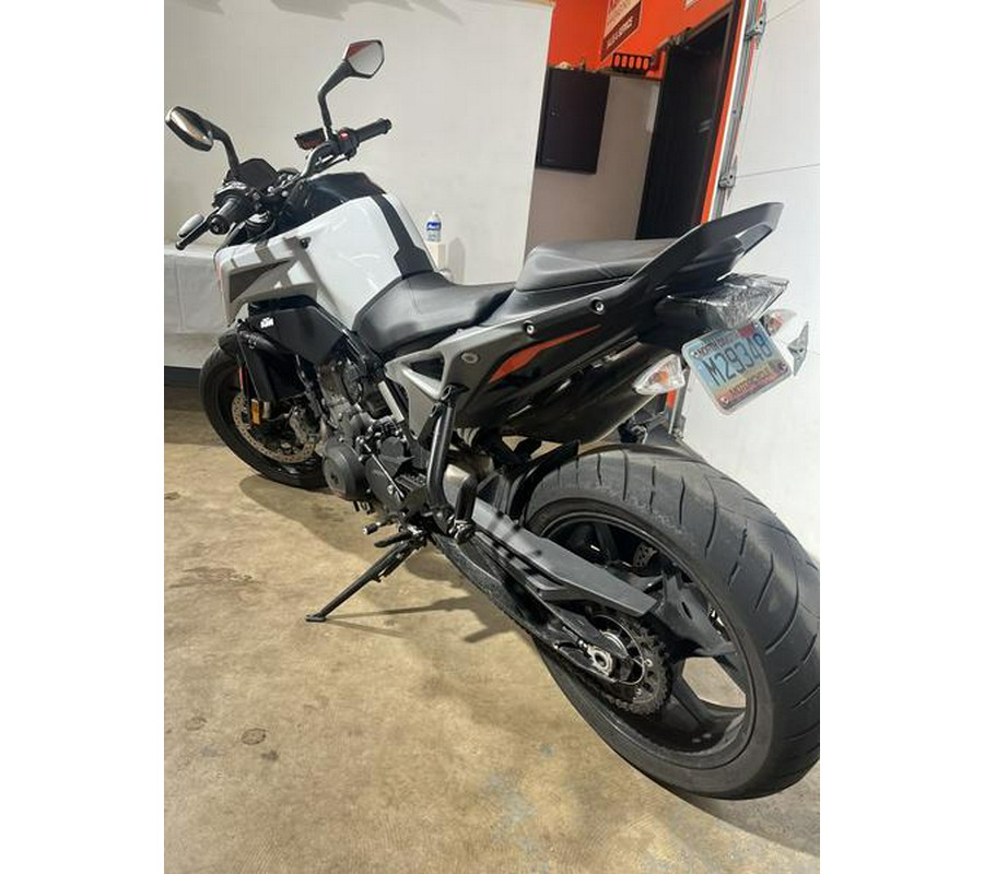 2023 KTM 790 Duke