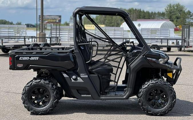 2025 Can-Am® Defender XT HD9