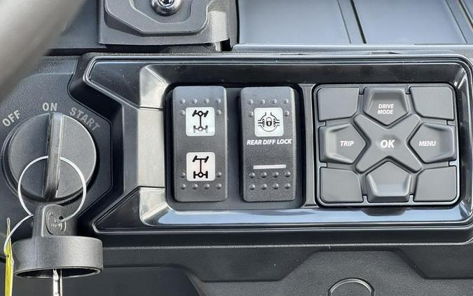 2025 Can-Am® Defender XT HD9