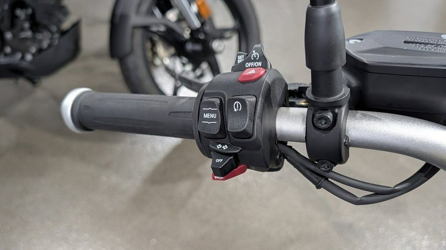 2021 BMW R nineT Pure 719 Black Storm Metallic/Racing Red