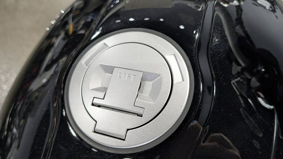 2021 BMW R nineT Pure 719 Black Storm Metallic/Racing Red