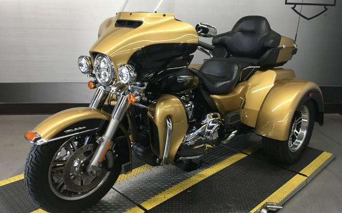 2017 Harley-Davidson® FLHTCUTG - Tri Glide® Ultra