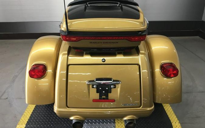 2017 Harley-Davidson® FLHTCUTG - Tri Glide® Ultra