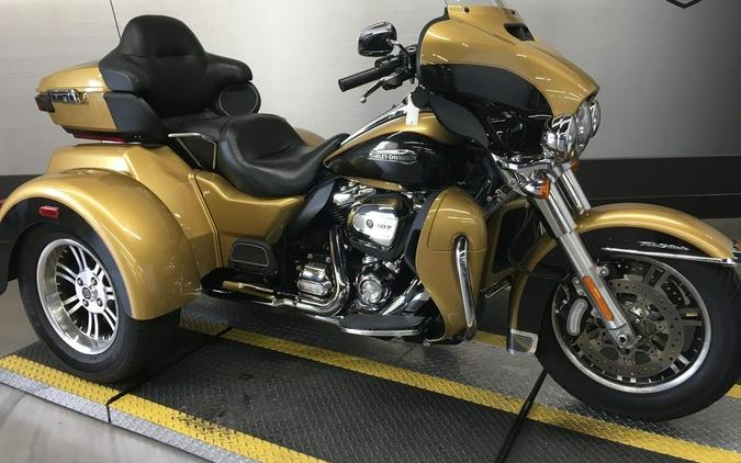2017 Harley-Davidson® FLHTCUTG - Tri Glide® Ultra