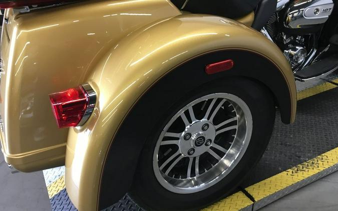 2017 Harley-Davidson® FLHTCUTG - Tri Glide® Ultra