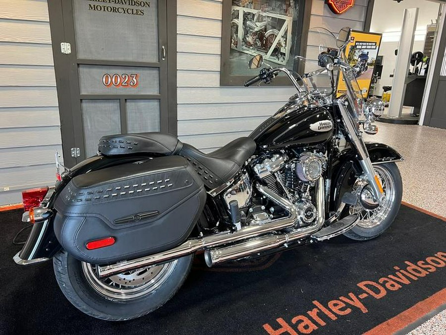 2021 Harley-Davidson® FLHC - Heritage Classic