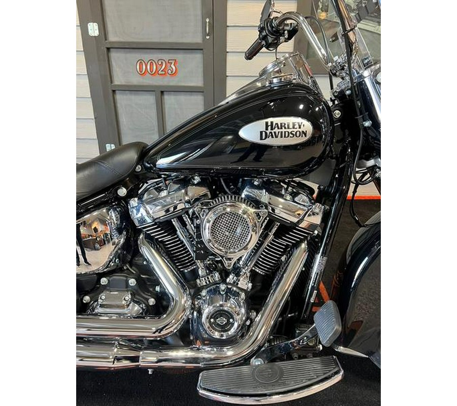 2021 Harley-Davidson® FLHC - Heritage Classic