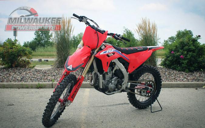 2022 Honda CRF250R Review (13 Fast Facts for Motocross Racing)