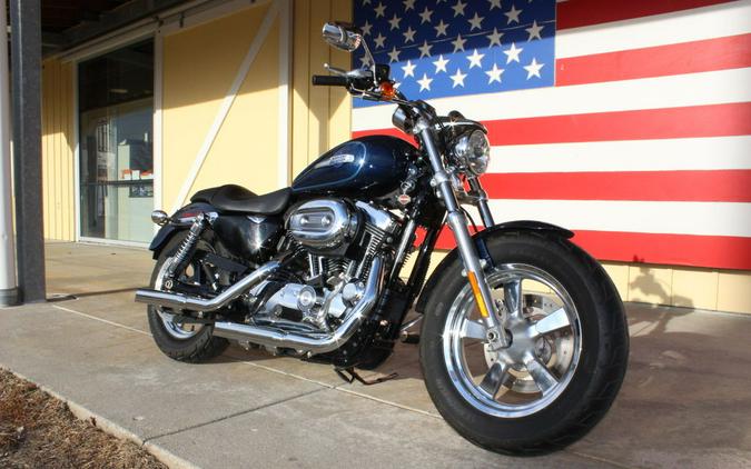 2013 Harley-Davidson® XL1200C - Sportster® 1200 Custom