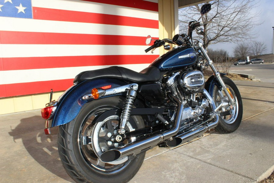 2013 Harley-Davidson® XL1200C - Sportster® 1200 Custom