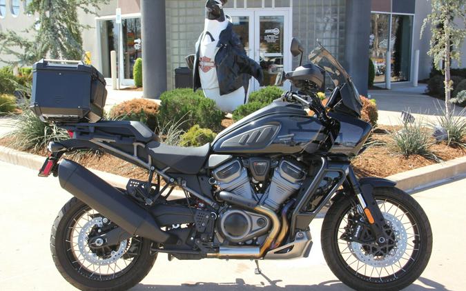 2024 Harley-Davidson Pan America 1250 Special Vivid Black w/Laced Wheels