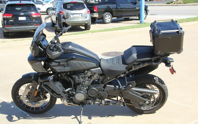2024 Harley-Davidson Pan America 1250 Special Vivid Black w/Laced Wheels