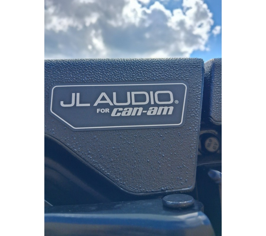 2026 Can-Am Defender MAX Lone Star Cab HD11