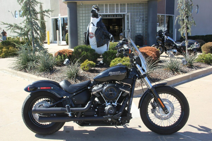 2019 Harley-Davidson Street Bob Vivid Black