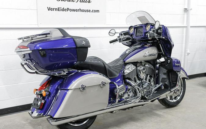 2024 Indian Motorcycle® Roadmaster® with Powerband Audio Package Spirit Blue Metallic/Silver Quartz