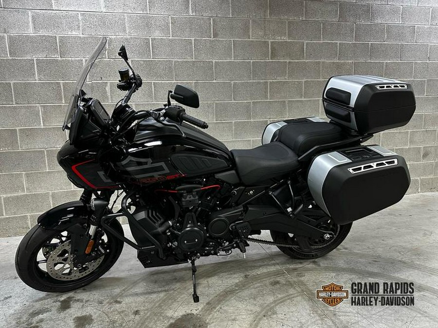 2025 Harley-Davidson® RA1250ST - Pan America® 1250 ST