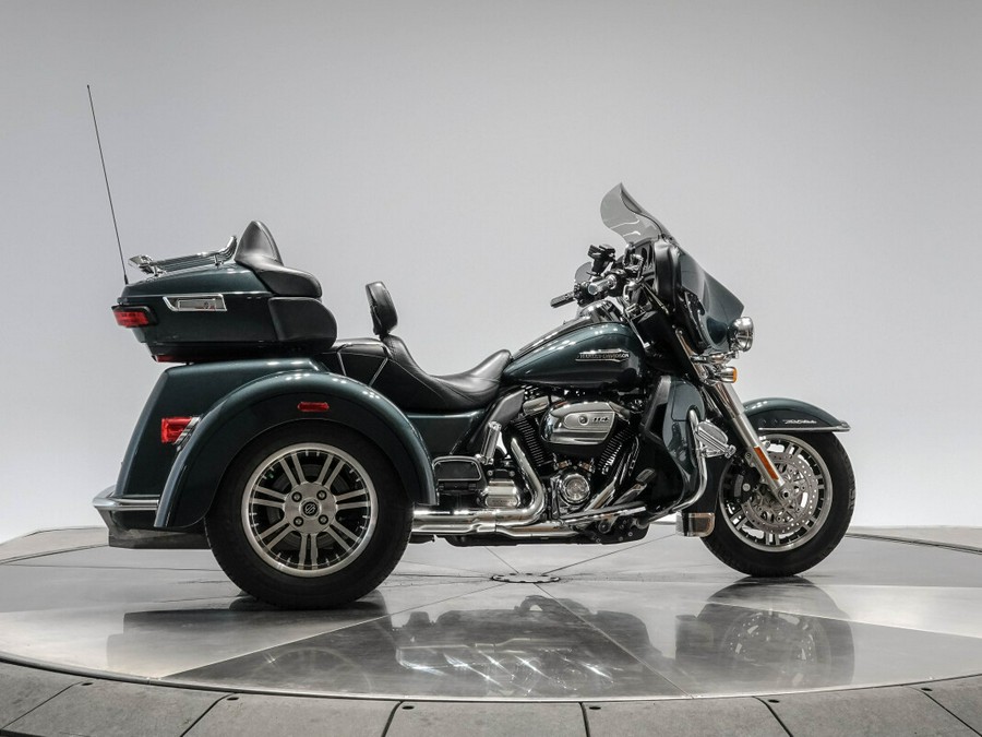 2020 HARLEY-DAVIDSON FLHTCUTG TRI GLIDE ULTRA in Spruce with 15,484 miles