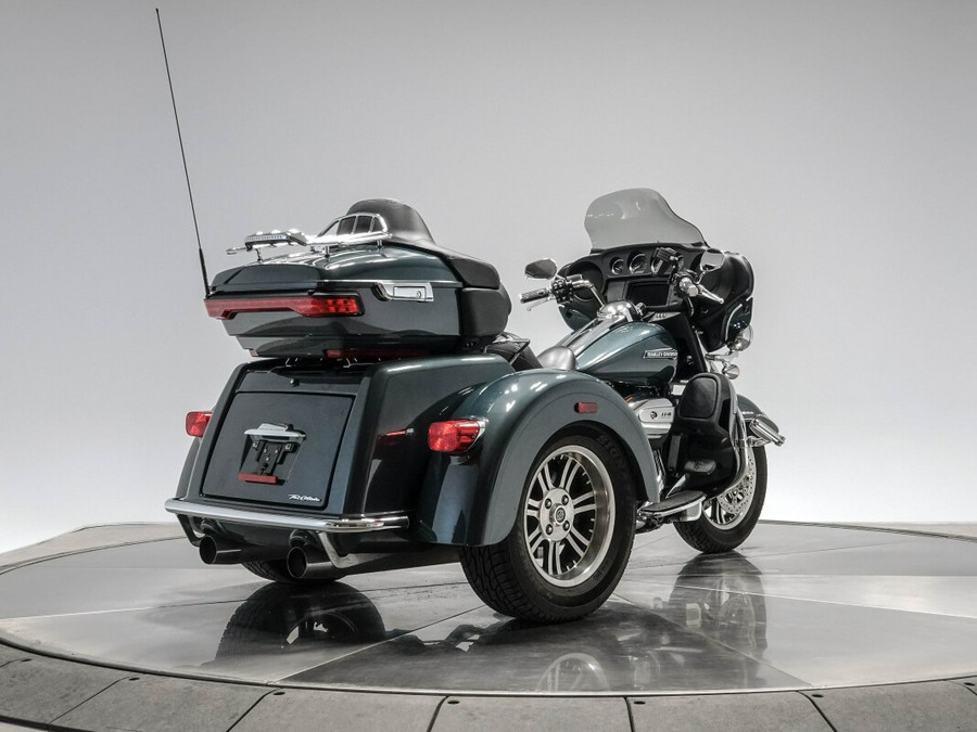 2020 HARLEY-DAVIDSON FLHTCUTG TRI GLIDE ULTRA in Spruce with 15,484 miles