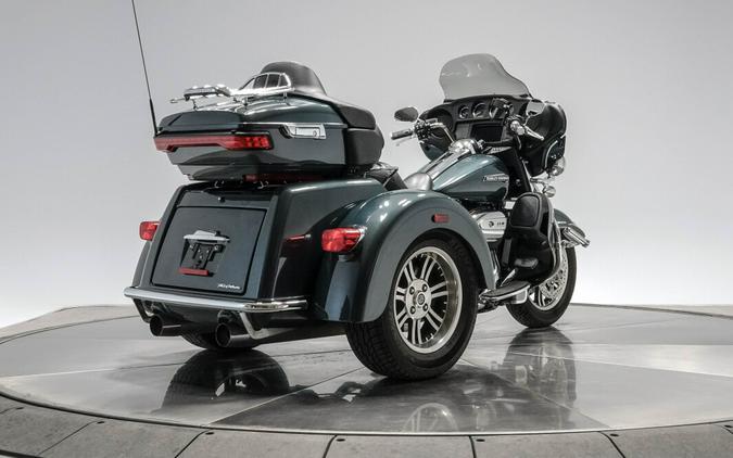 2020 HARLEY-DAVIDSON FLHTCUTG TRI GLIDE ULTRA in Spruce with 15,484 miles
