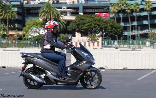 2019 Honda PCX150 Review